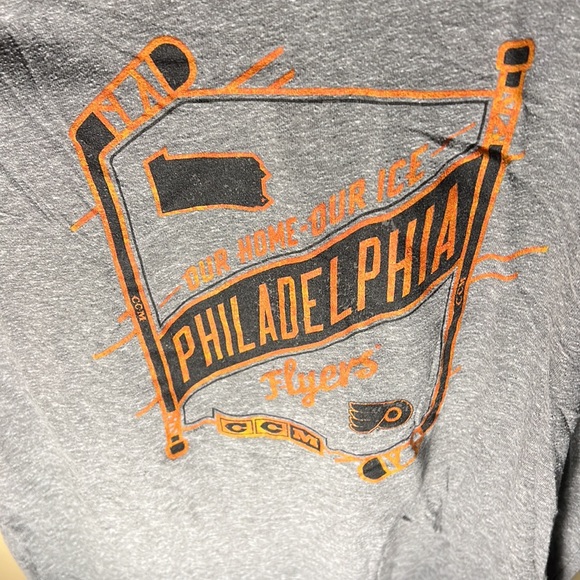 NHL CCM Men’s Our Home Our Ice Philadelphia Flyers Tee Color Gray Size XL - Picture 2 of 4